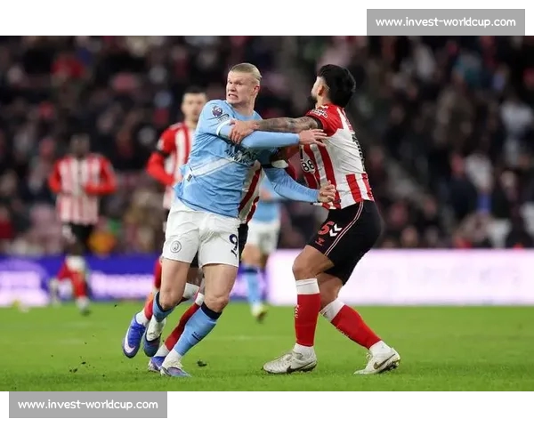 爆笑!曼城新援谢尔基献唱法语说唱,哈兰德领衔众将围观更衣室变欢乐海洋